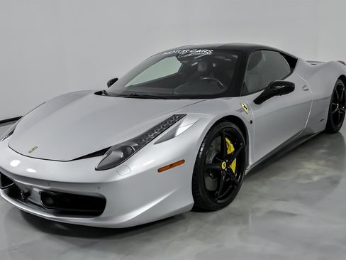 Used 2010 Ferrari 458 Italia image 6