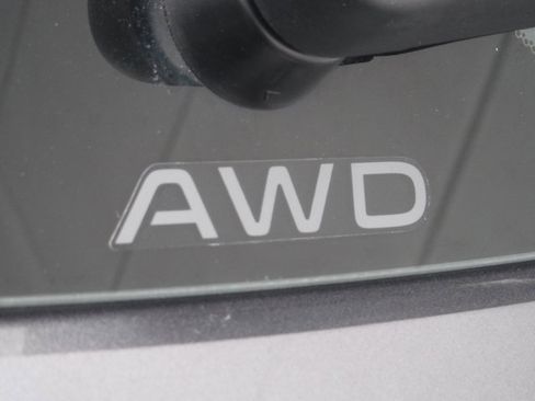 Used 2023 Honda HR-V LX image 8