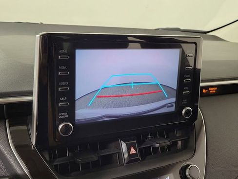 Used 2020 Toyota Corolla LE FWD image 29