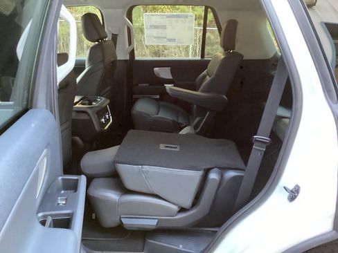 New 2025 Ford Expedition Active image 47