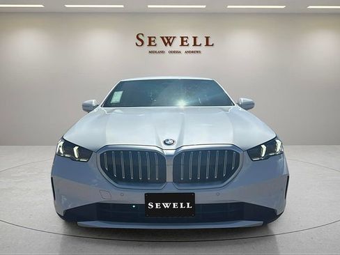 Certified 2025 BMW 530i xDrive AWD/4WD image 8