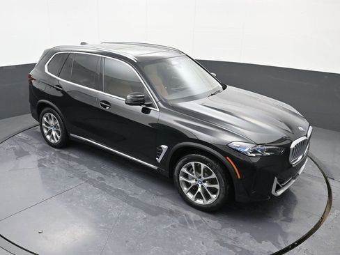 Used 2025 BMW X5 xDrive50e w/ Climate Comfort Package image 32