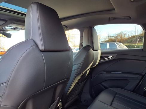 New 2025 Audi Q4 e-tron Premium Plus AWD/4WD image 23