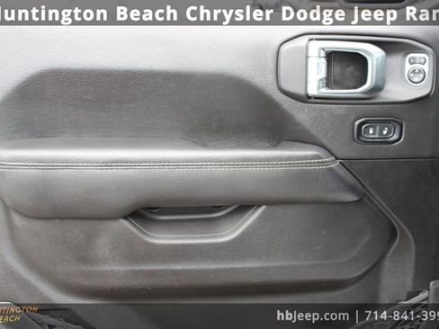 Used 2023 Jeep Wrangler Sahara image 10