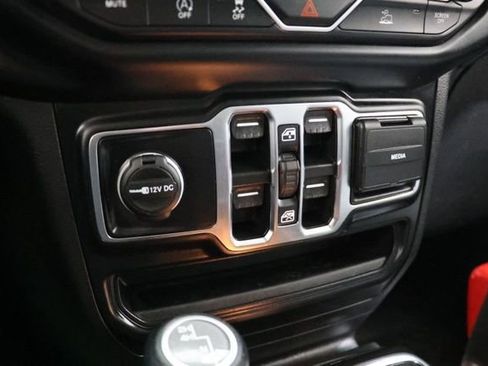 Used 2022 Jeep Wrangler Unlimited Sport image 28