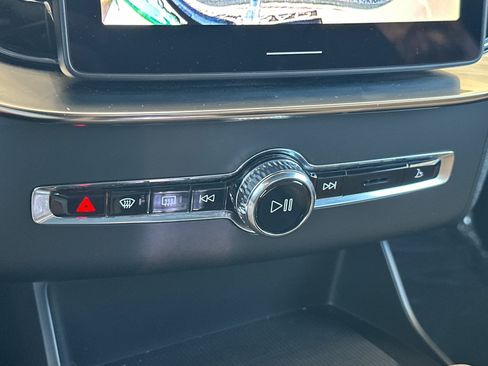 Certified 2026 Volvo XC90 B6 Plus AWD/4WD image 25