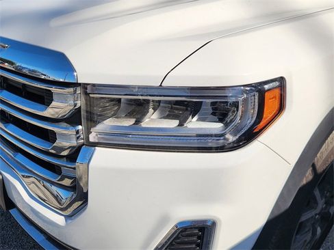 Used 2023 GMC Acadia SLE w/ Driver Convenience Package image 6