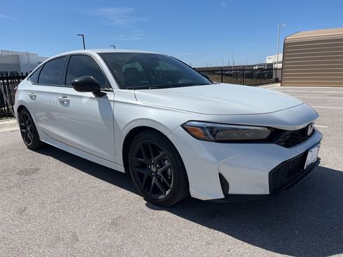 Certified 2025 Honda Civic Sport image 3