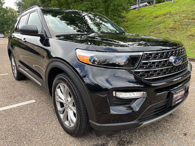 Used 2020 Ford Explorer XLT w/ Equipment Group 202A AWD/4WD image 29