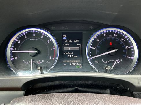 Used 2018 Toyota Highlander XLE AWD/4WD image 16