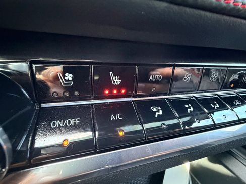 Used 2025 Chevrolet Equinox RS w/ Safety and Technology Package AWD/4WD image 19