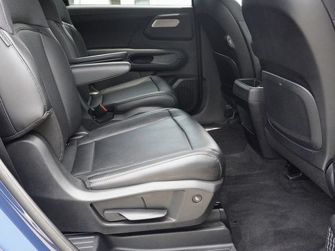 Used 2027 Kia Telluride S w/ Towing Package AWD/4WD image 38