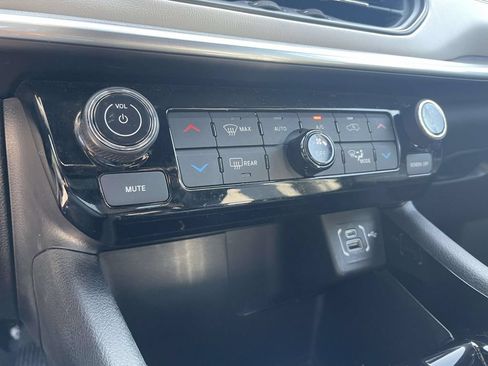 Used 2025 Jeep Compass Limited AWD/4WD image 25