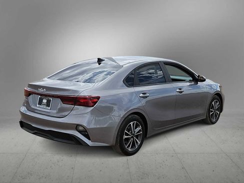 Used 2024 Kia Forte LXS w/ LXS Technology Package image 8