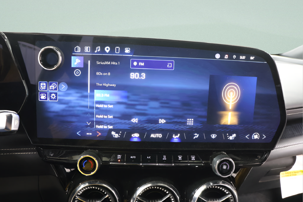 Used 2025 Chevrolet Blazer EV LT AWD/4WD image 10