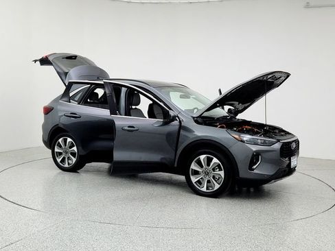 Used 2023 Ford Escape Platinum w/ Premium Technology Package image 10