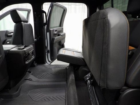 Used 2024 GMC Sierra 2500 AT4 w/ AT4 Premium Plus Package image 14