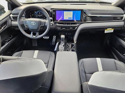 New 2025 Toyota Camry SE image 13