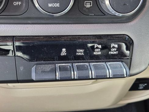 Used 2021 RAM 1500 Big Horn AWD/4WD image 31