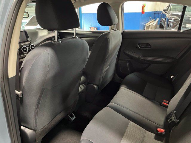 Used 2024 Nissan Sentra SV FWD image 18