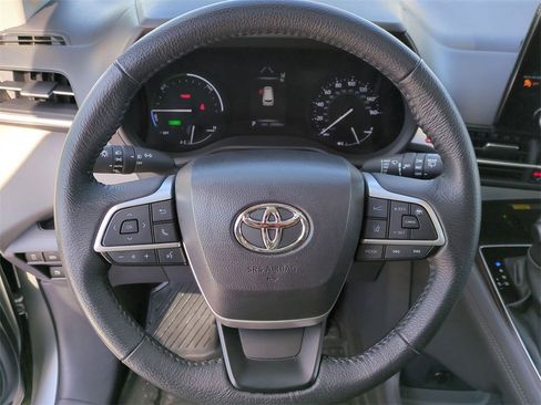 Certified 2024 Toyota Sienna XLE w/ XLE Plus Package image 10