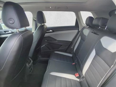 Used 2022 Volkswagen Taos SEL AWD/4WD image 17