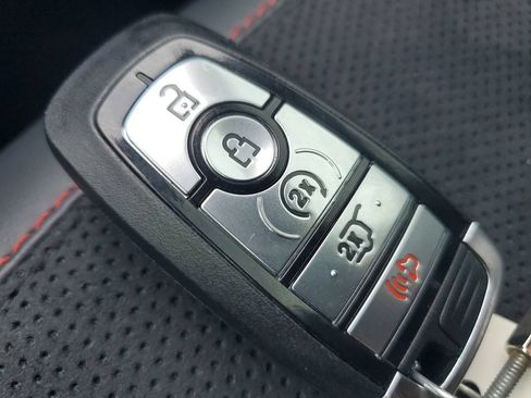 Used 2025 Ford Explorer ST AWD/4WD image 9