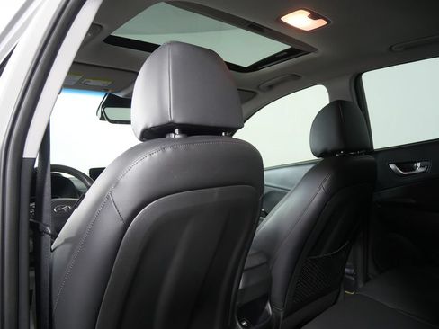 Used 2023 Hyundai Kona Limited FWD image 16