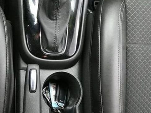 Used 2022 Buick Encore Preferred image 20