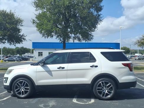 Used 2016 Ford Explorer Sport w/ Equipment Group 401A AWD/4WD image 10