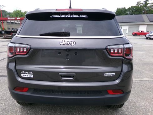 Used 2020 Jeep Compass Latitude w/ Cold Weather Group AWD/4WD image 5