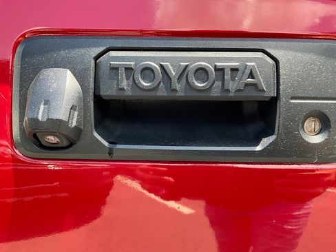 Used 2014 Toyota Tundra SR5 w/ SR5 Upgrade Package image 16