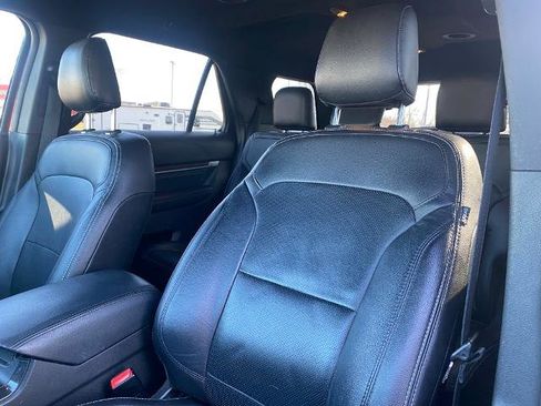 Certified 2019 Ford Explorer Limited w/ Class III Trailer Tow Package image 11