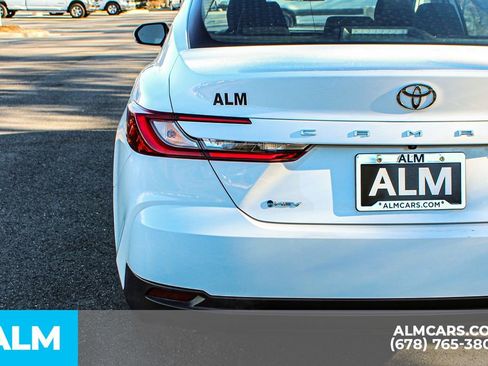 Used 2025 Toyota Camry LE image 12