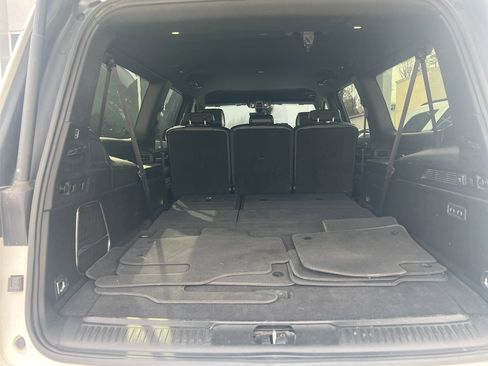 Used 2023 Jeep Wagoneer L Series III image 8