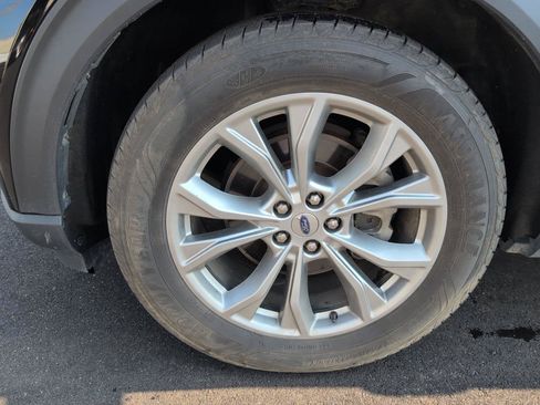 Used 2023 Ford Explorer Limited w/ Equipment Group 301A AWD/4WD image 9