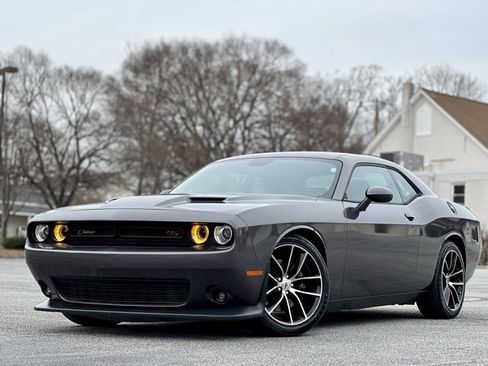 Used 2018 Dodge Challenger R/T Scat Pack w/ Leather Interior Group image 1