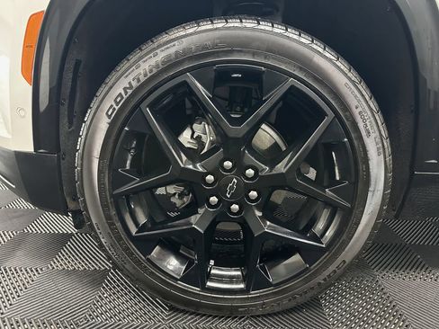 Used 2025 Chevrolet Traverse RS w/ LPO, Floor Liner Package AWD/4WD image 38