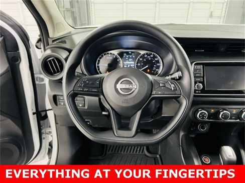 New 2025 Nissan Kicks Play S image 5