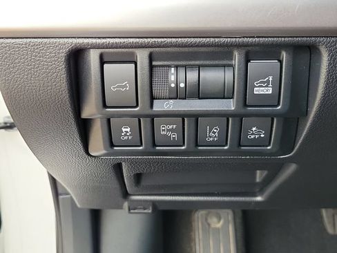 Used 2018 Subaru Outback 2.5i Limited AWD/4WD image 14