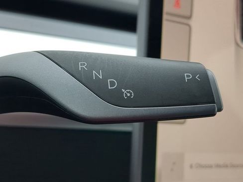 Used 2023 Tesla Model Y Long Range image 12