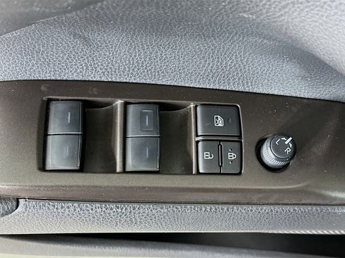 Used 2024 Toyota Camry SE image 15