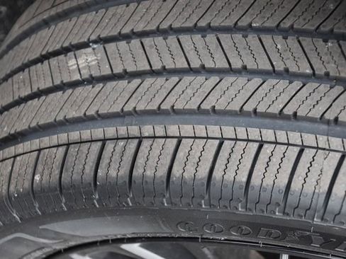 Used 2025 Toyota Camry SE image 13