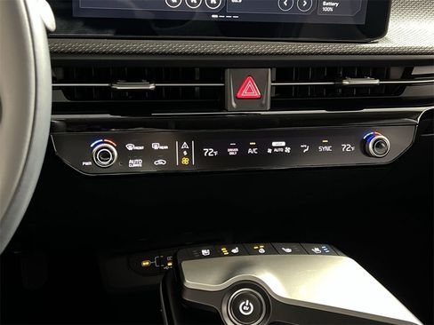 New 2025 Kia EV6 Wind image 19