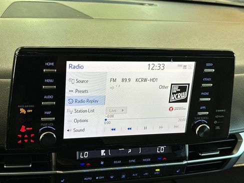 Used 2022 Toyota Sienna XLE w/ XLE Plus Package FWD image 20