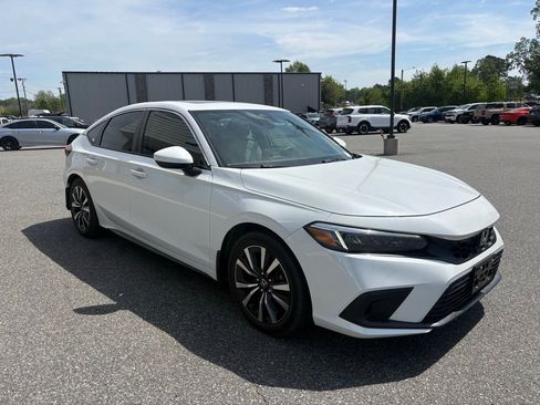 Used 2024 Honda Civic EX-L image 9