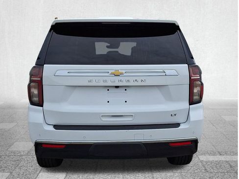 Used 2022 Chevrolet Suburban LT image 4