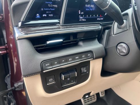 Used 2023 Cadillac Escalade Premium Luxury w/ Performance Package AWD/4WD image 26