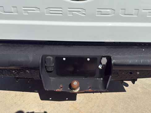 Used 2023 Ford F250 XLT AWD/4WD image 11