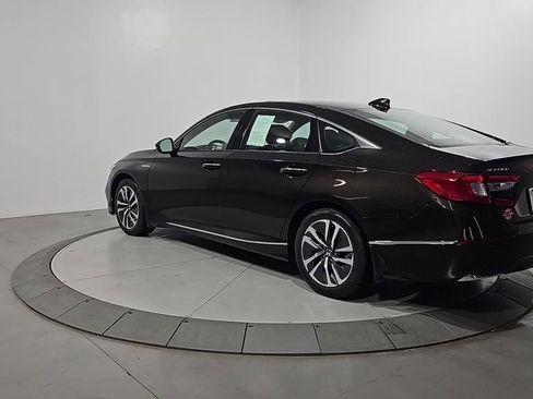 Used 2018 Honda Accord Touring image 3
